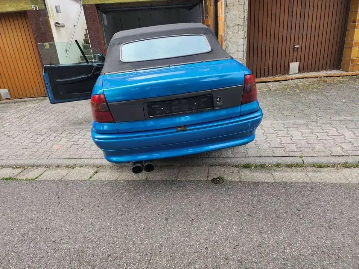 Gebraucht Opel Astra Cabriolet Edition 75 PS (55 kW) 1998 Blau Cabrio