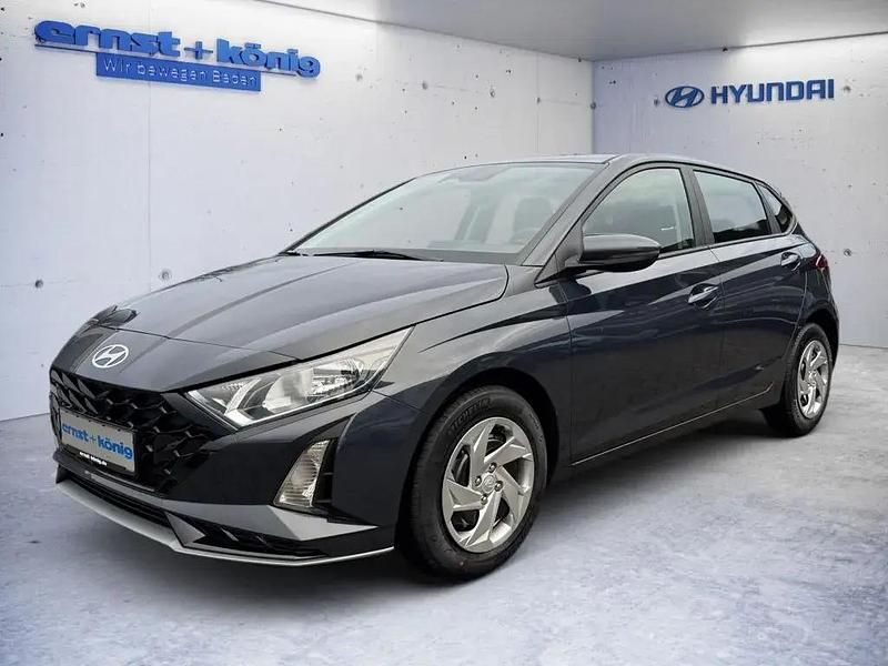 Aurora grey mineraleffekt Gebraucht 2024 Hyundai i20 Select Kleinwagen | 17.990 € (Fairer Preis) - Bild 1/4
