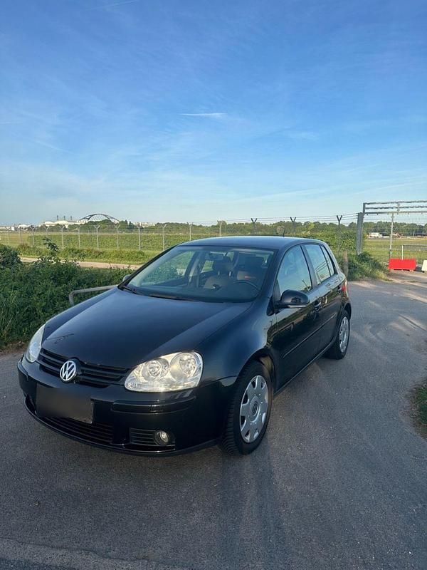 Schwarz Gebraucht 2006 VW Golf V Edition Kleinwagen | 2.250 € (Guter Preis) - Bild 1/4