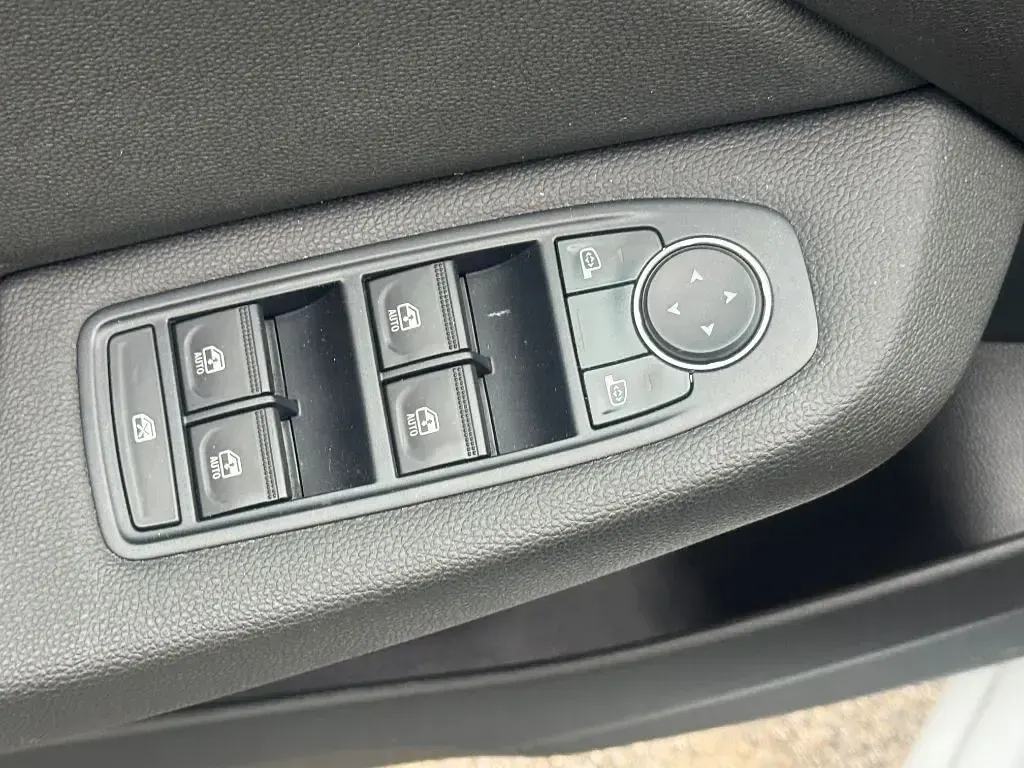 Gebraucht Renault Clio Techno 91 PS (66 kW) 2022 Weiß Kleinwagen