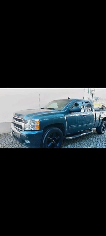 Blau Gebraucht 2011 Chevrolet Silverado SUV | 14.000 € - Bild 1/4