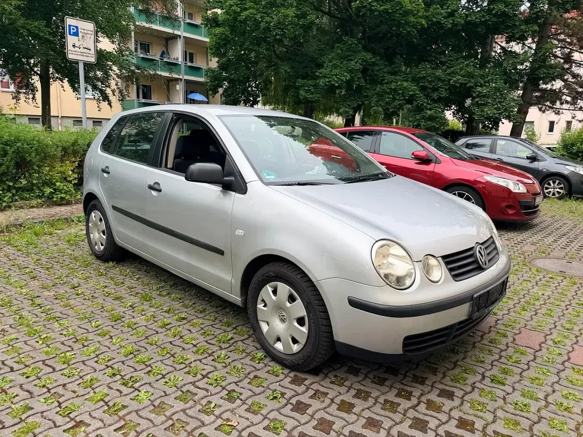 Gebraucht VW Polo 54 PS (39 kW) 2003 Silber Kleinwagen