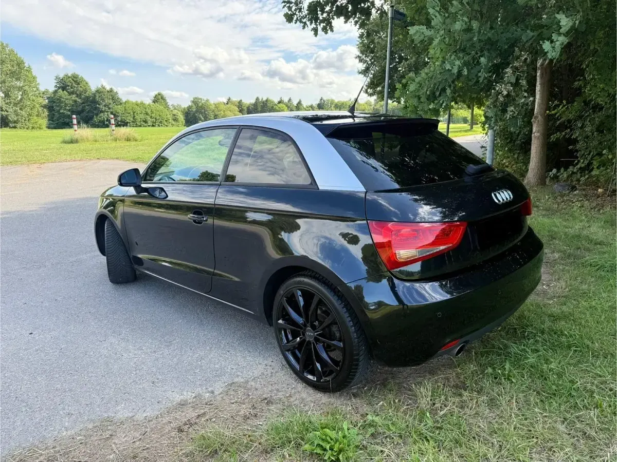 Gebraucht Audi A1 S-Line 105 PS (77 kW) 2010 Schwarz Kleinwagen