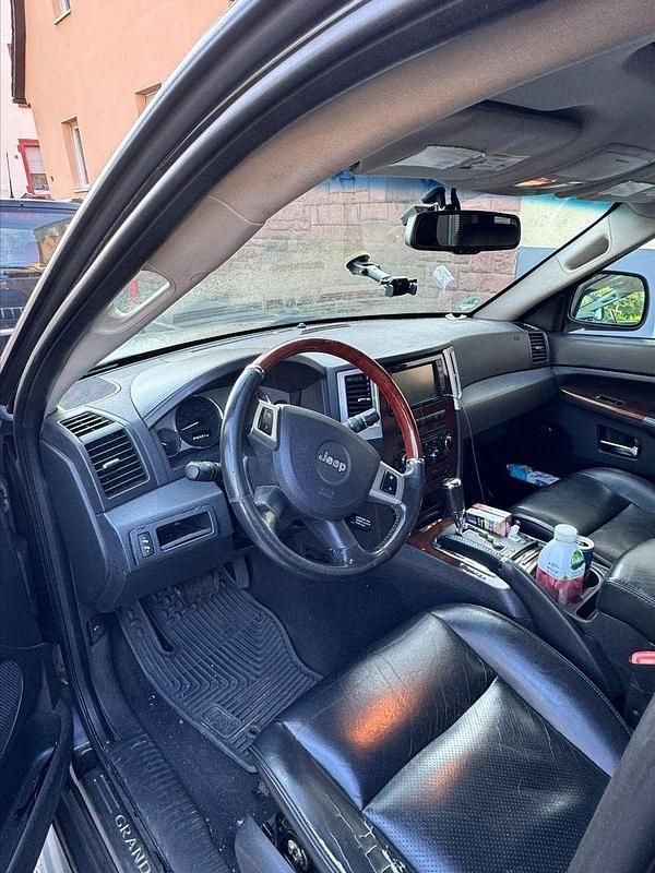 Gebraucht Jeep Grand Cherokee Overland 218 PS (160 kW) 2010 Schwarz SUV