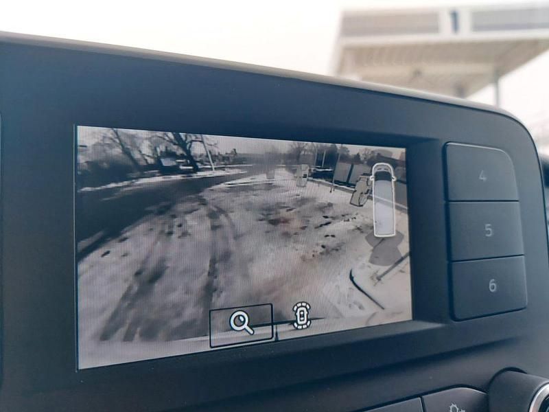 Gebraucht Ford Transit Trend 131 PS (96 kW) 2020 Weiß Van / Kleinbus