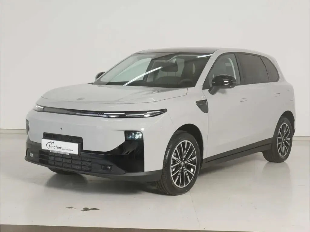 Neu Leapmotor B10 218 PS (160 kW) 2026 Grau SUV