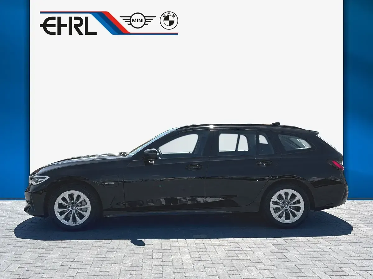 Gebraucht BMW 330 Advantage 293 PS (215 kW) 2022 Schwarz Kombi