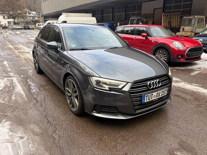 Gebraucht Audi A3 Sport 150 PS (110 kW) 2019 Grau Limousine