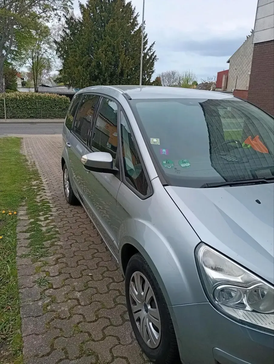 Gebraucht Ford Galaxy 140 PS (102 kW) 2007 Silber Van / Kleinbus