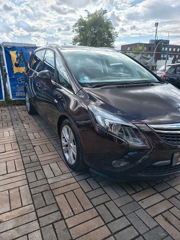Braun Gebraucht 2012 Opel Zafira Tourer Sport Van / Kleinbus | 7.490 € (Fairer Preis) - Bild 1/4