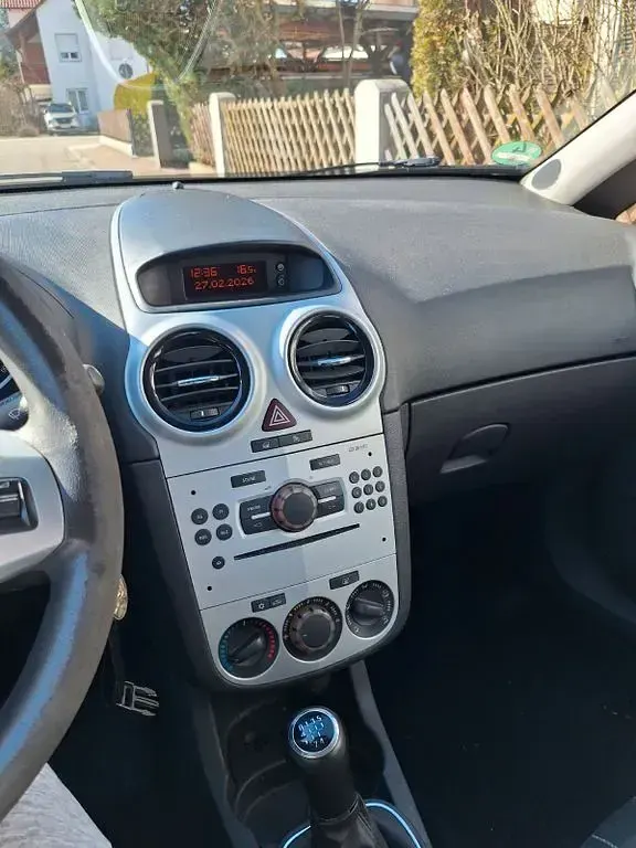 Gebraucht Opel Corsa Edition 80 PS (58 kW) 2009 Grün Kleinwagen