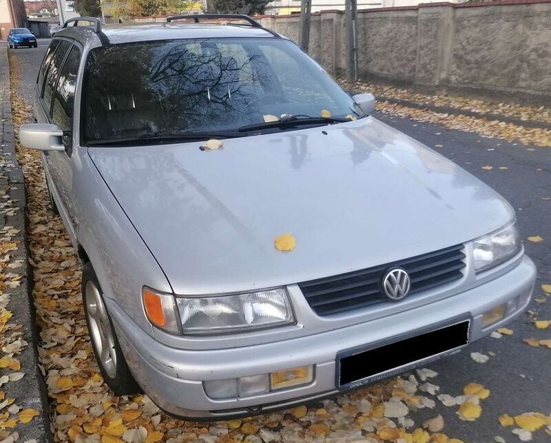 Silber Gebraucht 1994 VW Passat Kombi | 8.500 € - Bild 1/3