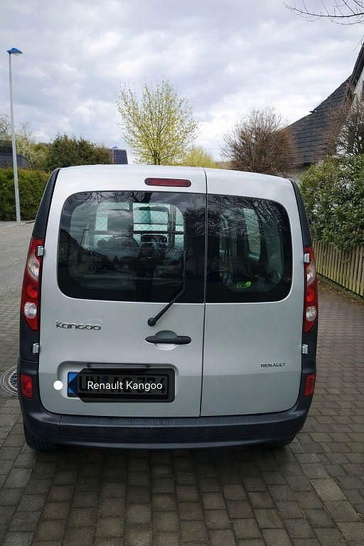 Gebraucht Renault Kangoo 68 PS (50 kW) 2010 Silber Van / Kleinbus