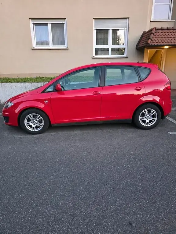 Occasion Seat Altea 125 ch (91 kW) 2009 Rouge Monospace