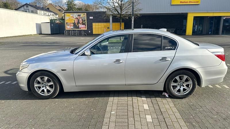 Gebraucht BMW 523 192 PS (141 kW) 2007 Limousine