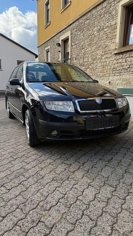 Gebraucht Skoda Fabia Ambiente 75 PS (55 kW) 2008 Schwarz Limousine