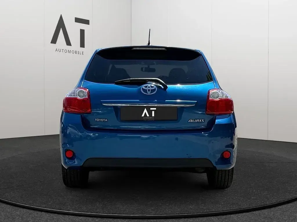 Gebraucht Toyota Auris Club 132 PS (97 kW) 2010 Blau Kleinwagen