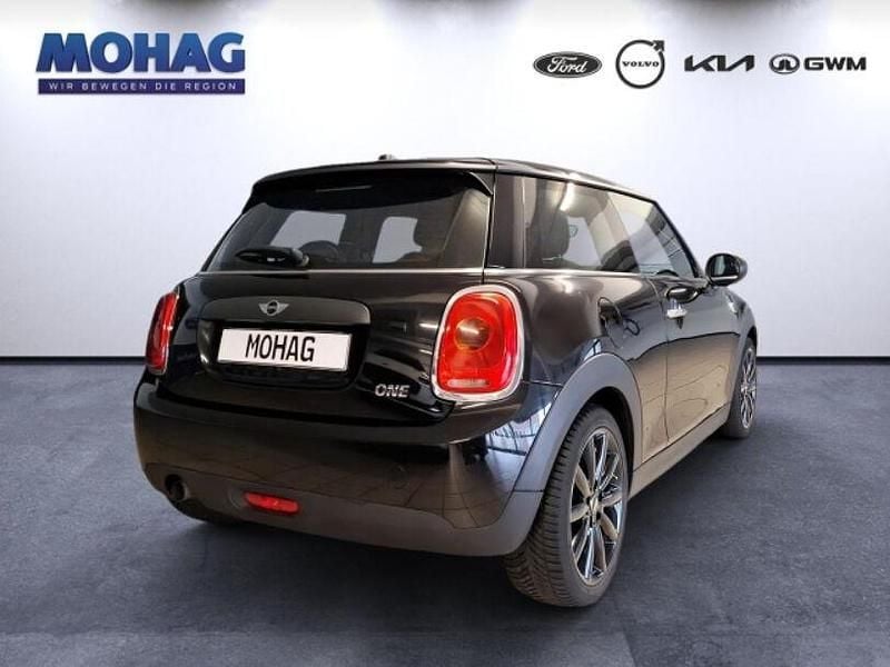 Second-hand Mini ONE 102 CP (75 kW) 2018 Negru Hatchback