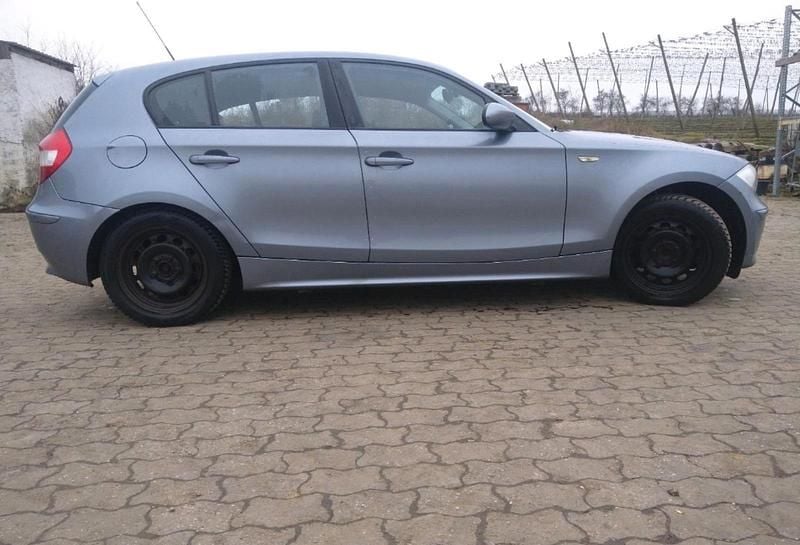 Gebraucht BMW 118 122 PS (89 kW) 2005 Grau Kleinwagen