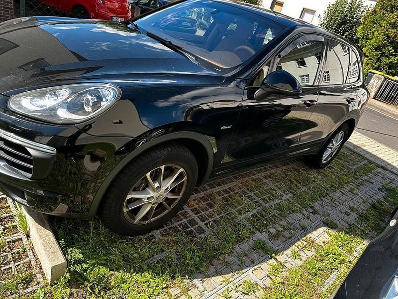 Schwarz Gebraucht 2015 Porsche Cayenne SUV | 27.300 € (Fairer Preis) - Bild 1/4