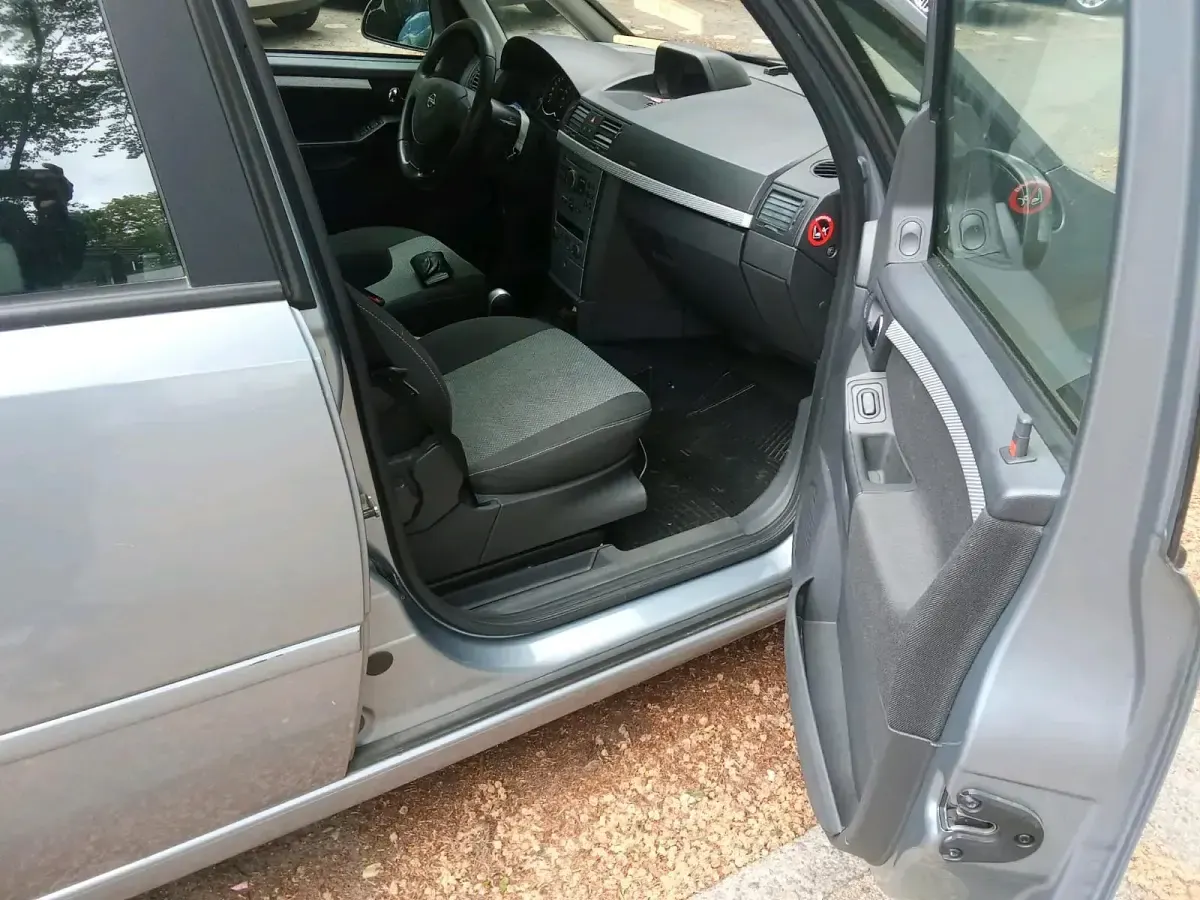 Gebraucht Opel Meriva 75 PS (55 kW) 2009 Grau Van / Kleinbus