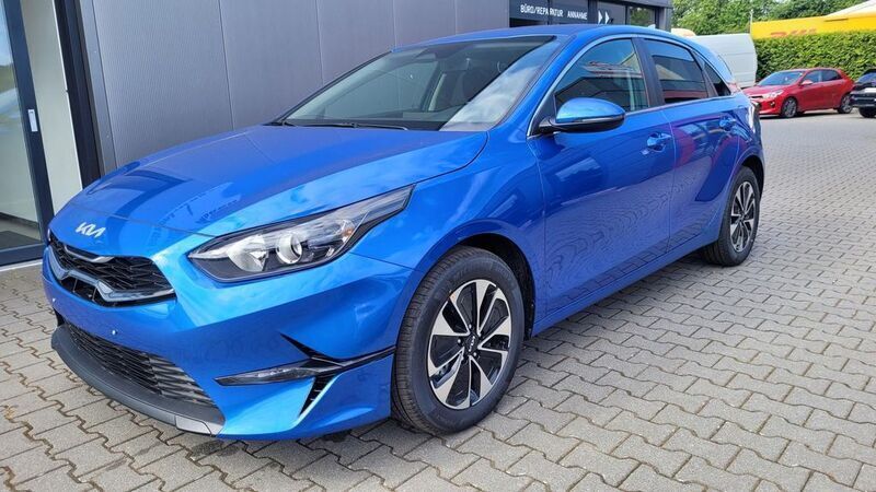 Blue flame Neu 2025 Kia Ceed Gold Limousine | 22.990 € (Guter Preis) - Bild 1/4
