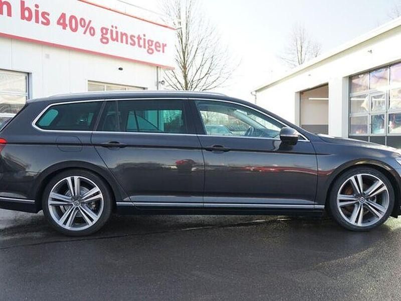 Gebraucht VW Passat Highline 150 PS (110 kW) 2018 Mangangrau metallic Kombi