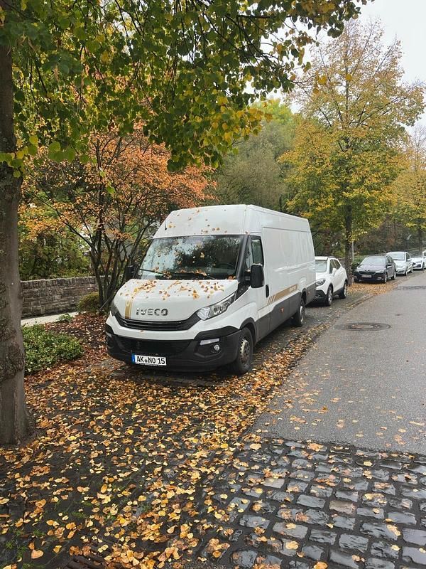 Weiß Gebraucht 2019 Iveco Daily Van / Kleinbus | 18.400 € (Fairer Preis) - Bild 1/4