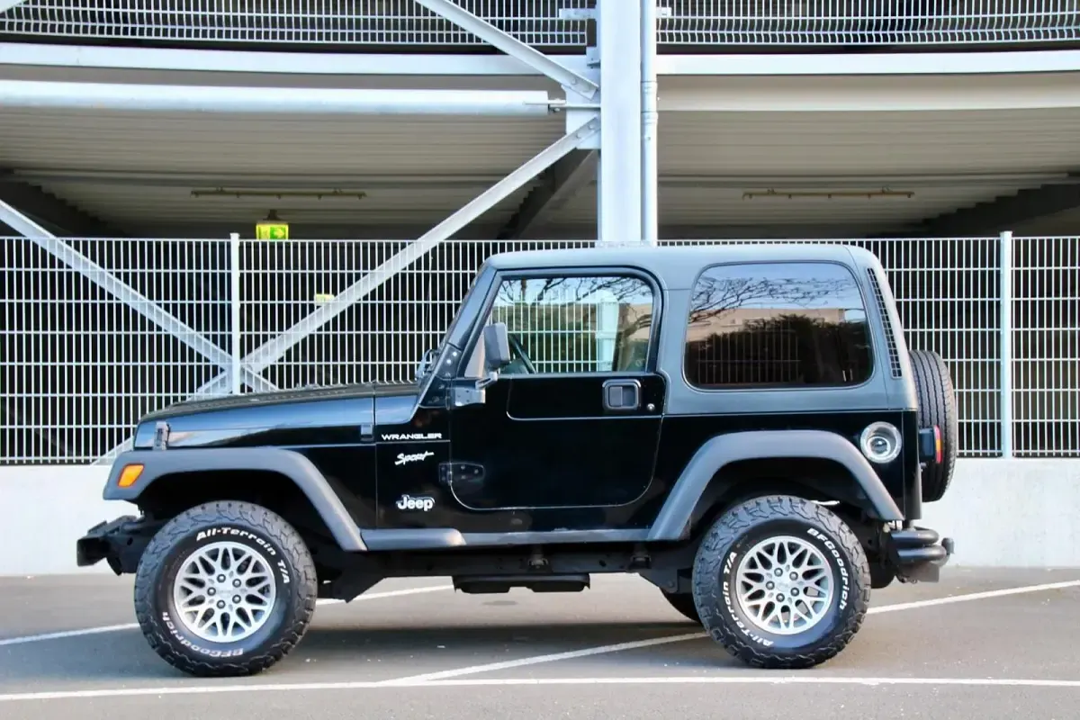Gebraucht Jeep Wrangler Sport 118 PS (86 kW) 1998 Schwarz SUV
