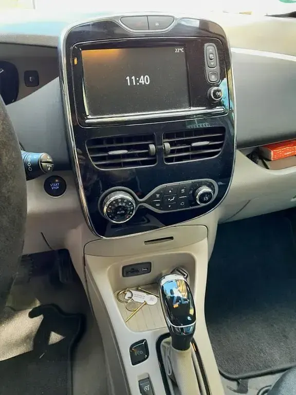 Gebraucht Renault Zoe Zen 42 kW (58 PS) 2015 Grau Kleinwagen
