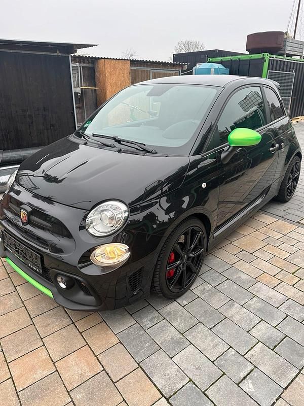 Schwarz Gebraucht 2022 Abarth 695 Esseesse Kleinwagen | 22.999 € (Guter Preis) - Bild 1/4