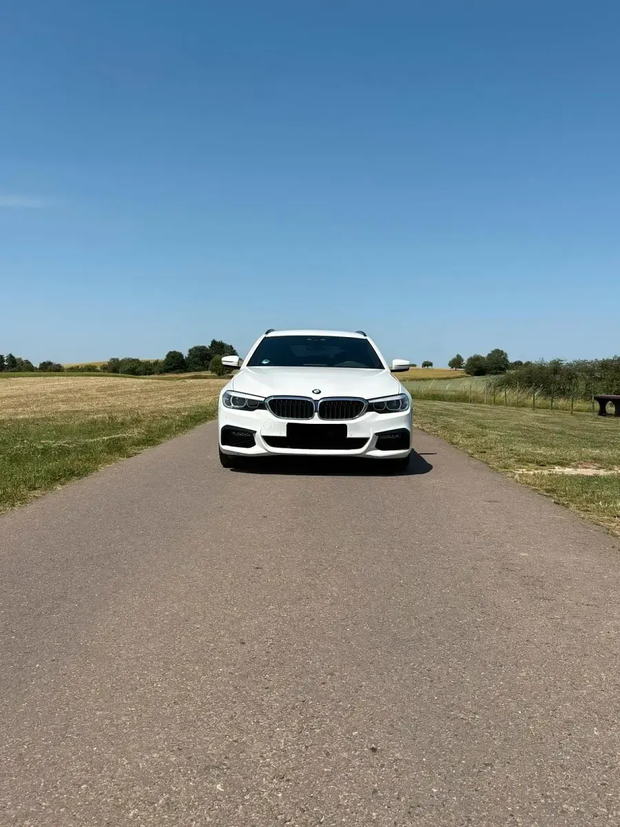 Gebraucht BMW 520 M Sport 184 PS (135 kW) 2018 Weiß Kombi
