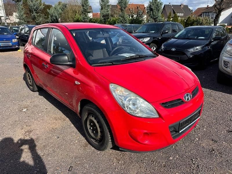 Gebraucht Hyundai i20 77 PS (56 kW) 2009 Rot Kleinwagen