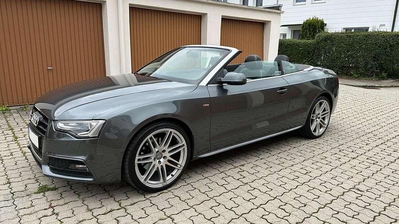 Używany Audi A5 Cabriolet Design 245 KM (180 kW) 2012 Szary Kabriolet