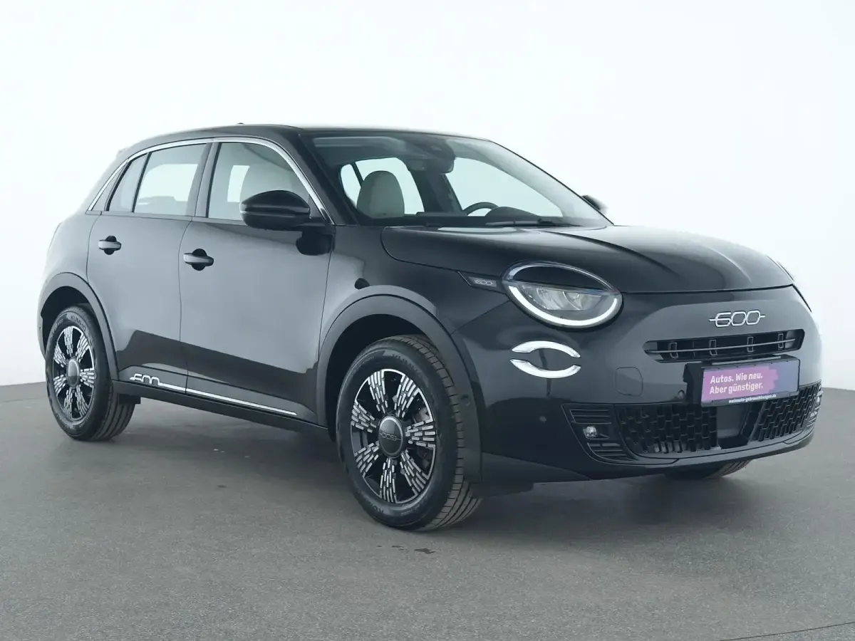 Gebraucht Fiat 600 Style 101 PS (74 kW) 2024 Schwarz SUV