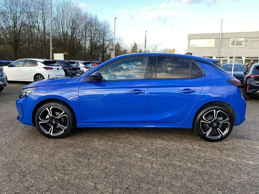 Używany Opel Corsa 75 KM (55 kW) 2025 Niebieski Sedan/Limuzyna