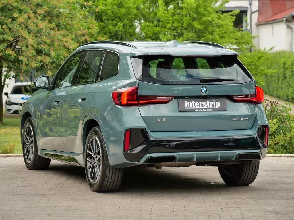 Gebraucht BMW X1 M Sport 163 PS (119 kW) 2025 Portimao blue SUV