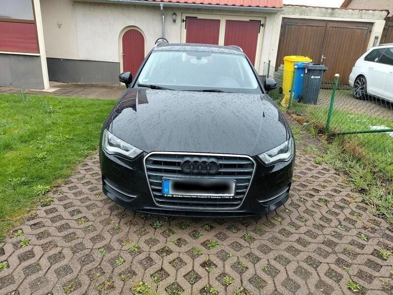 Schwarz Gebraucht 2013 Audi A3 Limousine | 10.500 € (Etwas zu teuer) - Bild 1/4