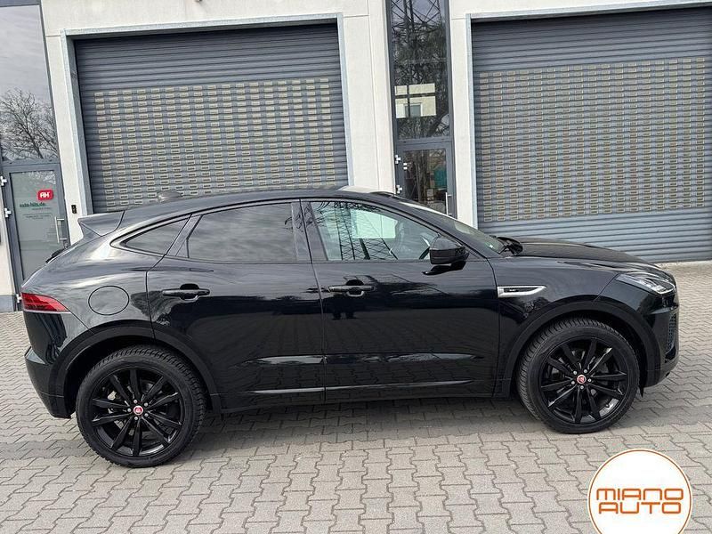 Gebraucht Jaguar E-Pace R-Dynamic 179 PS (131 kW) 2020 Santorini black SUV