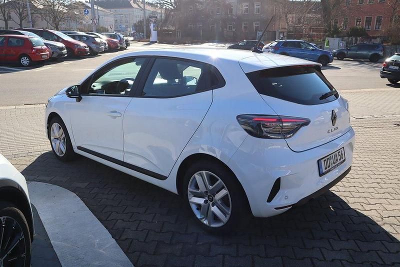 Gebraucht Renault Clio V Evolution 67 PS (49 kW) 2024 Weiß Limousine