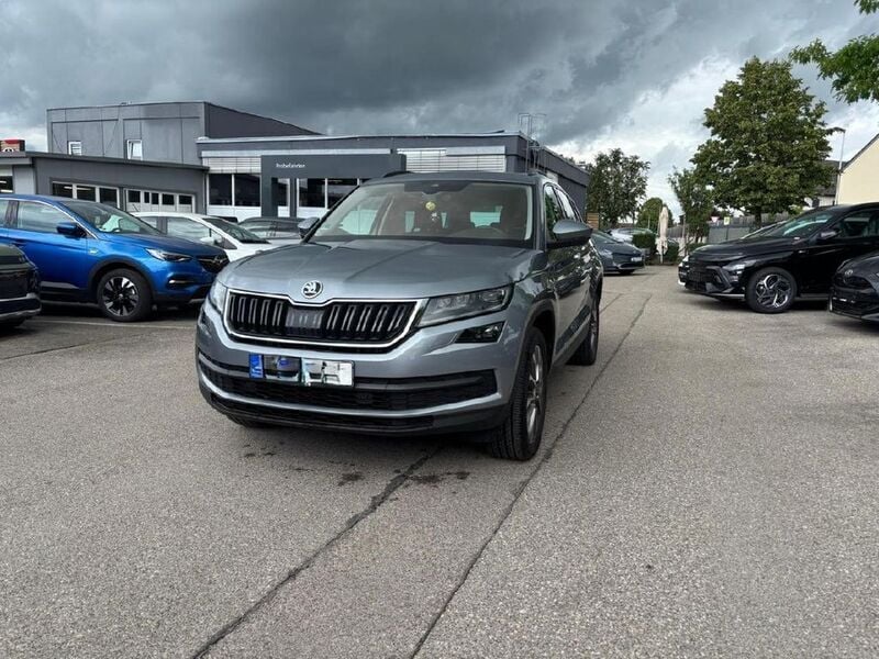 Business grau metallic Gebraucht 2021 Skoda Kodiaq Clever SUV | 25.990 € (Guter Preis) - Bild 1/4