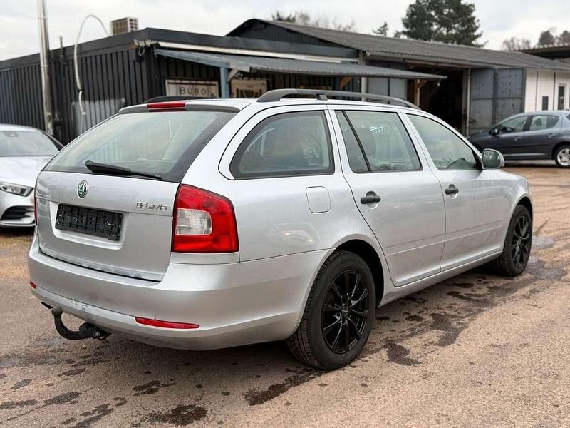 Gebraucht Skoda Octavia Active 105 PS (77 kW) 2012 Silber Kombi