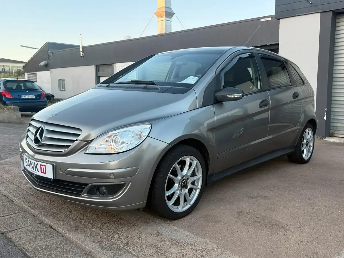 Gebraucht Mercedes B200 135 PS (99 kW) 2006 Grau Van / Kleinbus