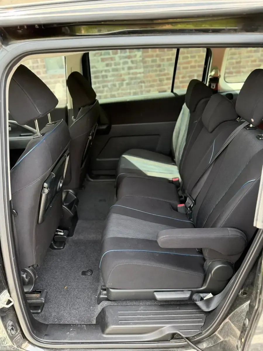 Gebraucht Mazda 5 116 PS (85 kW) 2011 Braun Van / Kleinbus