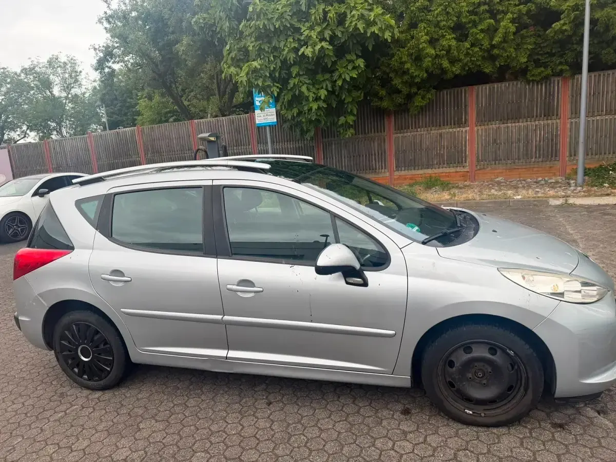 Gebraucht Peugeot 207 120 PS (88 kW) 2008 Silber Kombi