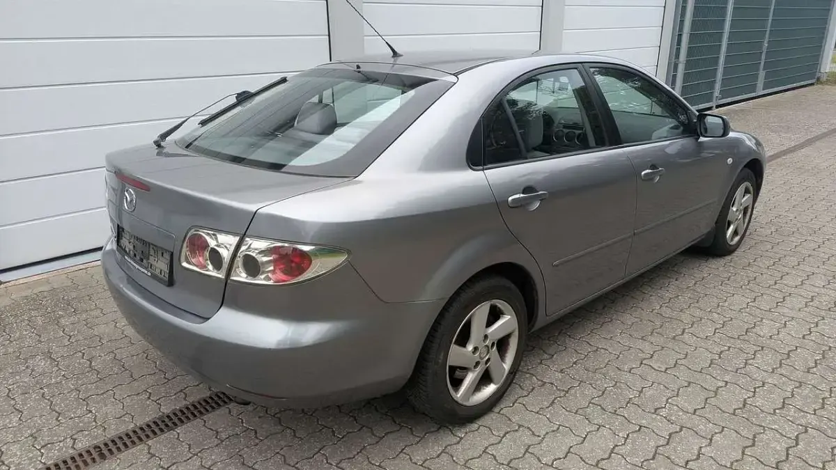 Gebraucht Mazda 6 120 PS (88 kW) 2003 Silber/grau Limousine