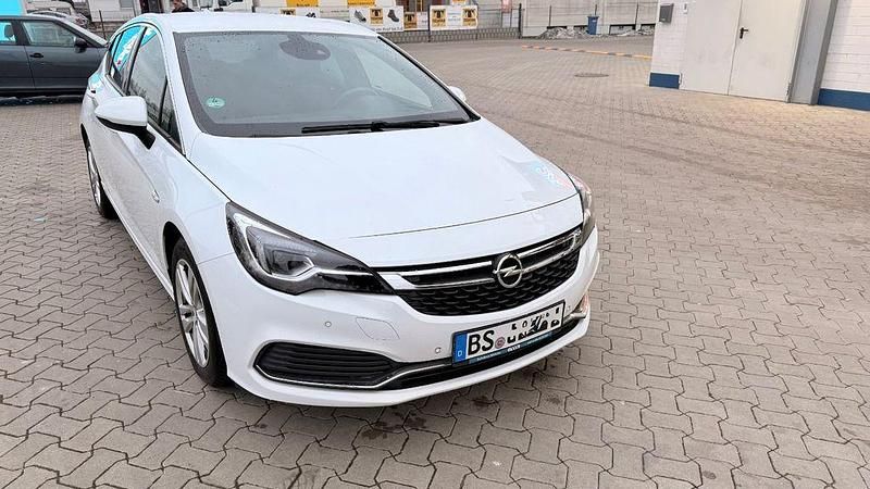 Gebraucht Opel Astra Ultimate 200 PS (147 kW) 2017 Weiß Limousine