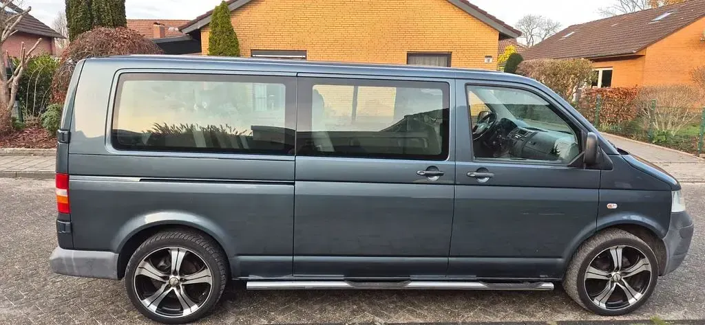 Używany VW Caravelle 102 KM (75 kW) 2009 Szary Van