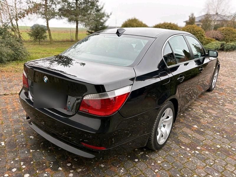 Gebraucht BMW 545 333 PS (244 kW) 2004 Schwarz Limousine