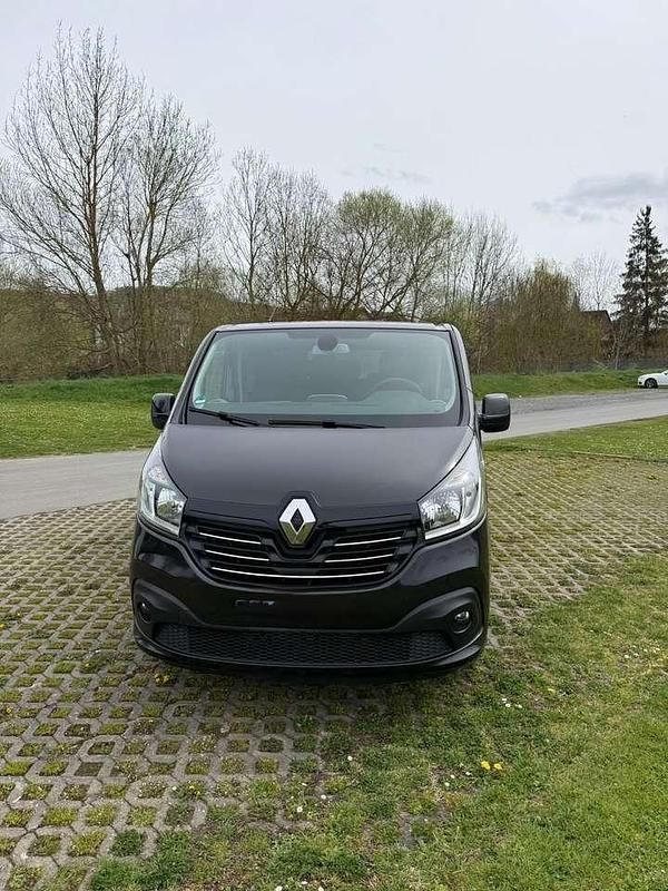 Gebraucht Renault Trafic 145 PS (106 kW) 2016 Schwarz Van / Kleinbus